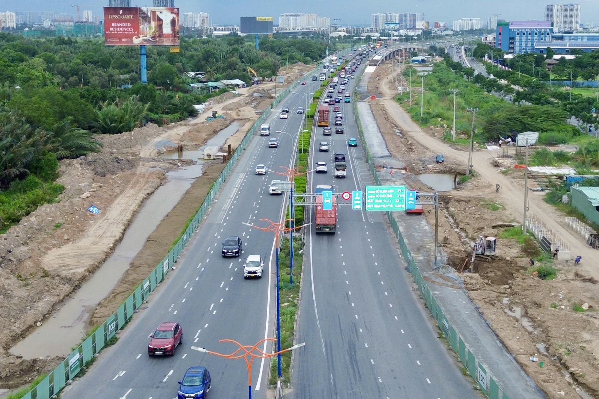 5 ngày nghỉ lễ bắt đầu từ mai: Đường phố Hà Nội và TPHCM lúc này! - Ảnh 28.