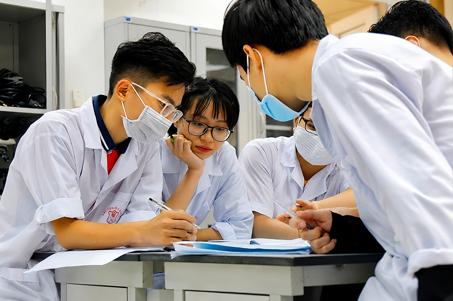 Tin vui: Một địa phương hỗ trợ 100% học phí cho bác sĩ nội trú, tối đa 100 triệu đồng/năm- Ảnh 2.
