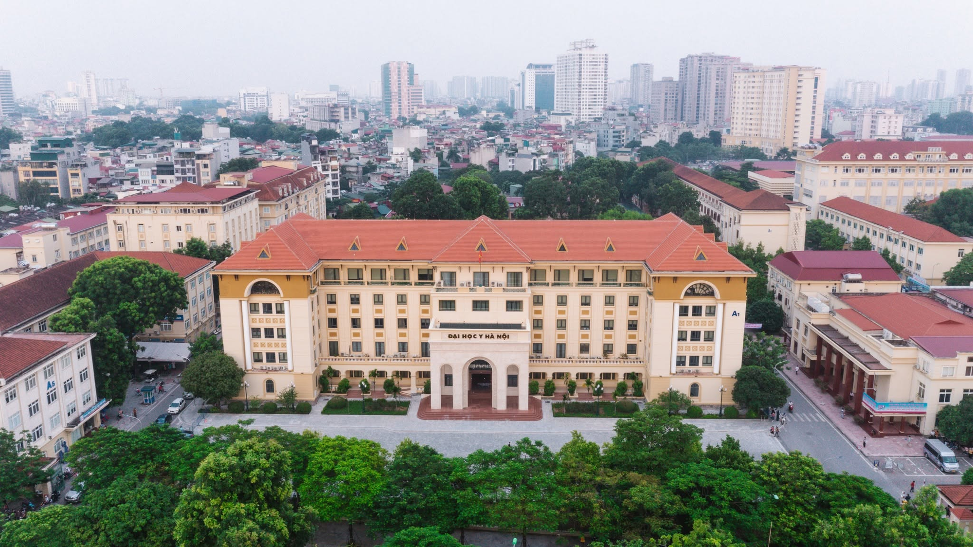 Cuộc đua khắc nghiệt nhất vừa diễn ra tại trường đại học nổi tiếng hơn 120 năm tuổi ở Hà Nội: Được ví là “lò đào tạo tinh hoa” - Ảnh 2. Cuộc đua khắc nghiệt nhất vừa diễn ra tại trường đại học nổi tiếng hơn 120 năm tuổi ở Hà Nội: Được ví là “lò đào tạo tinh hoa” - Ảnh 2.