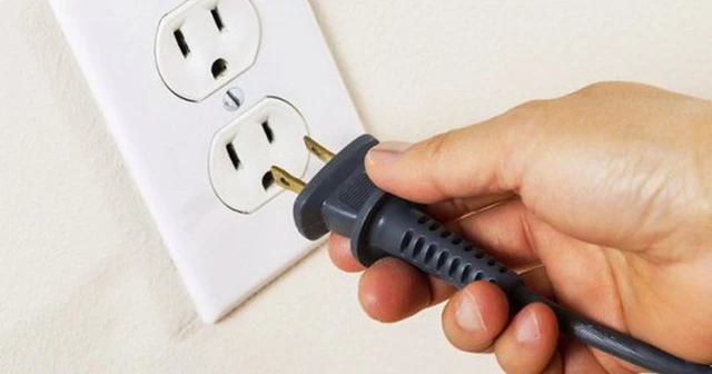 Lời khuyên cho những gia đình không rút phích cắm các thiết bị điện trong nhà - Ảnh 1.