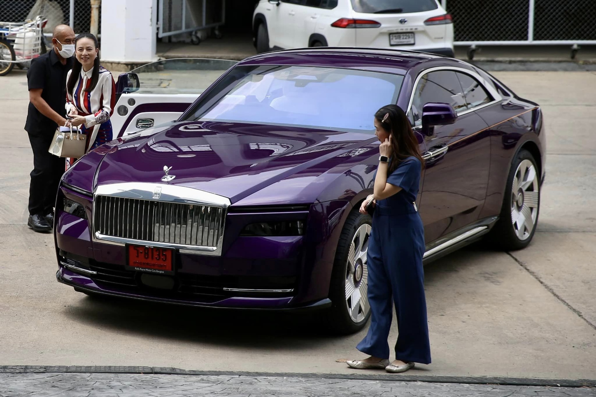 Chiếc xe đặc biệt của Madam Pang - Ảnh 2.