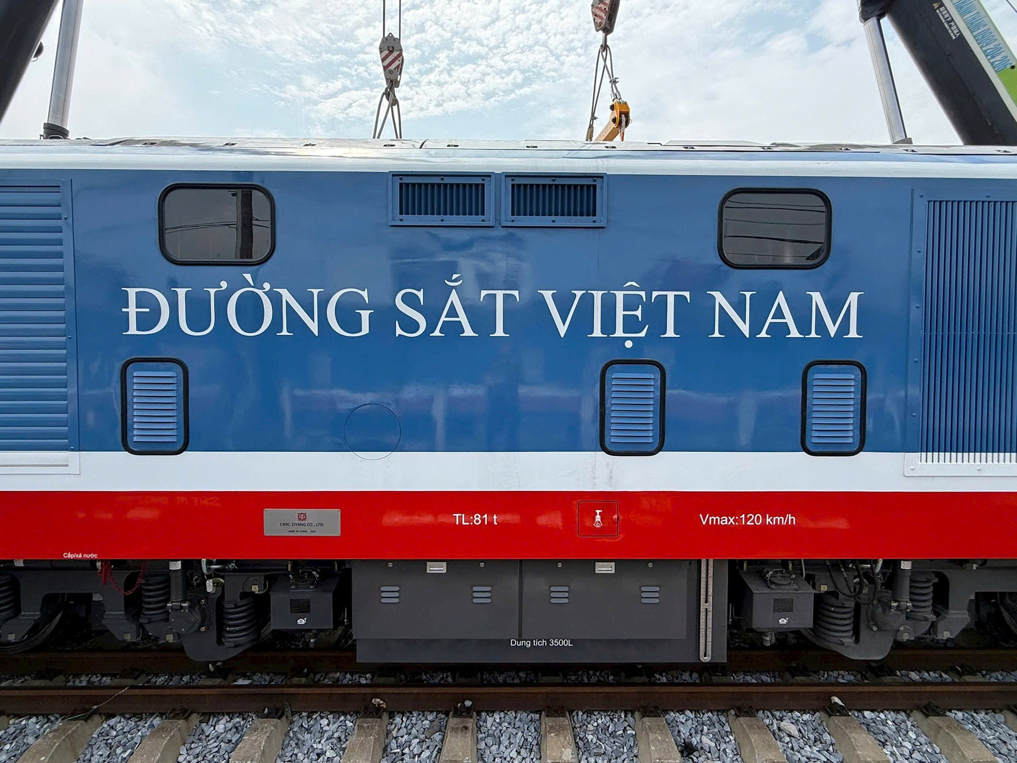 Đường sắt Việt Nam tiếp nhận đầu máy D19E thế hệ mới, cải tiến hơn 40 hạng mục- Ảnh 4.