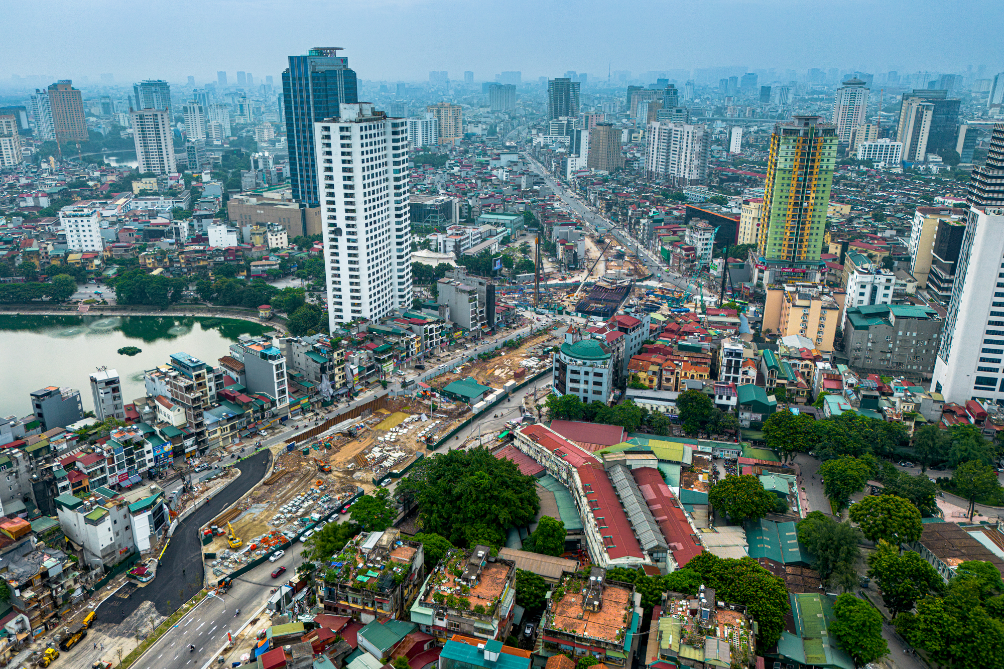 Cận cảnh tuyến đường "đắt nhất hành tinh" giữa trung tâm Hà Nội: Mỗi m2 ngốn 3,5 tỷ đồng, trước ngày thông xe dịp 2/9 - Ảnh 10.