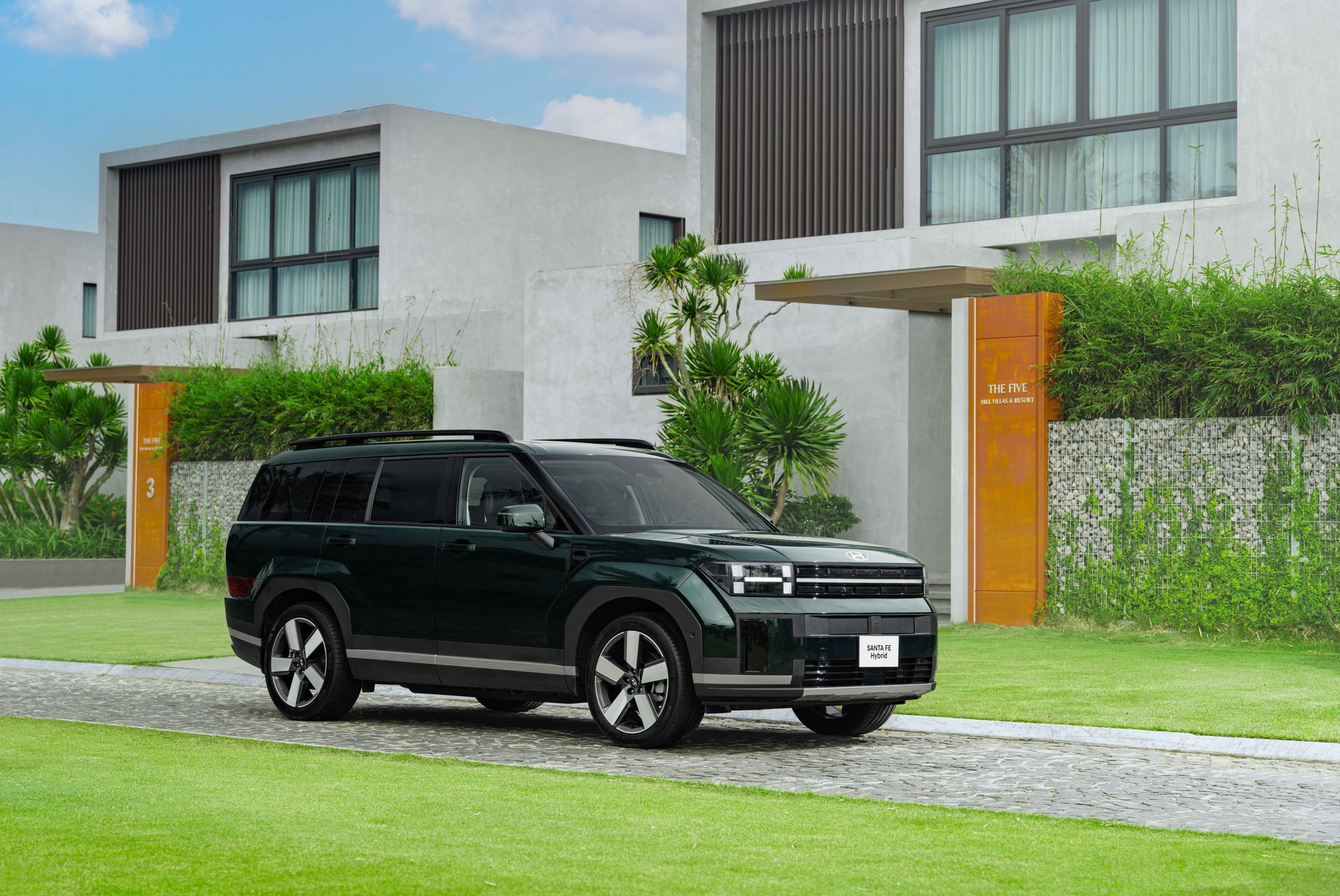 Hyundai tiếp tục mạnh tay kích cầu: Bộ đôi Tucson, Creta được tăng ưu đãi, Santa Fe vẫn giảm tới 220 triệu - Ảnh 2.