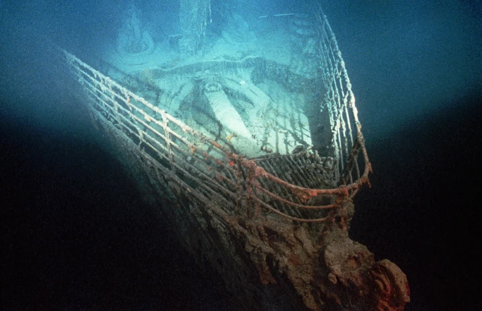 Vì sao đến bây giờ người ta vẫn chưa vớt xác tàu Titanic lên? - Ảnh 4.