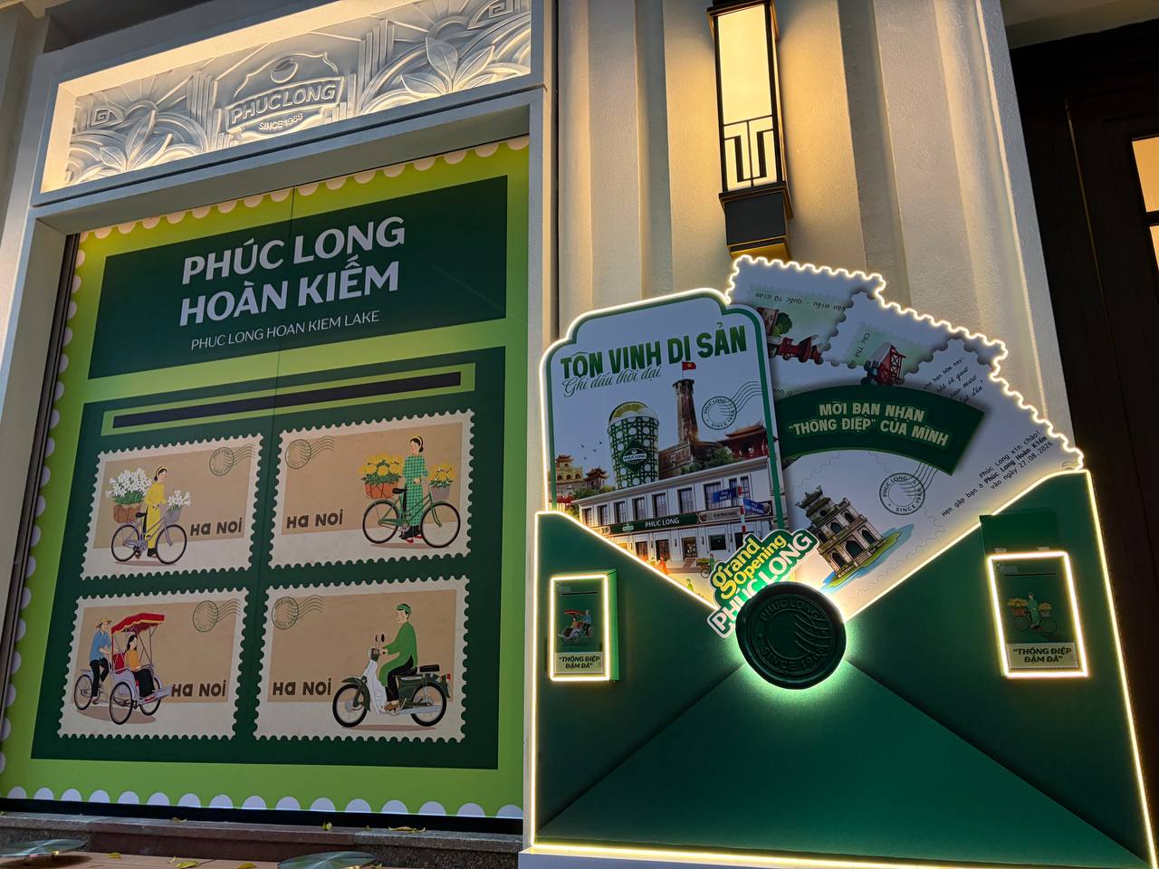 Đi một vòng Phúc Long mới bên Hồ Gươm mới hiểu vì sao người ta chấp nhận chờ 30 phút chỉ để có vị trí này! - Ảnh 2.