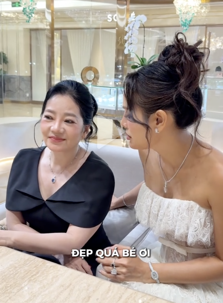 Mẹ đơn thân Vbiz là vợ ông chủ tiệm kim cương, chi trăm triệu để làm một việc cho mẹ chồng- Ảnh 2.