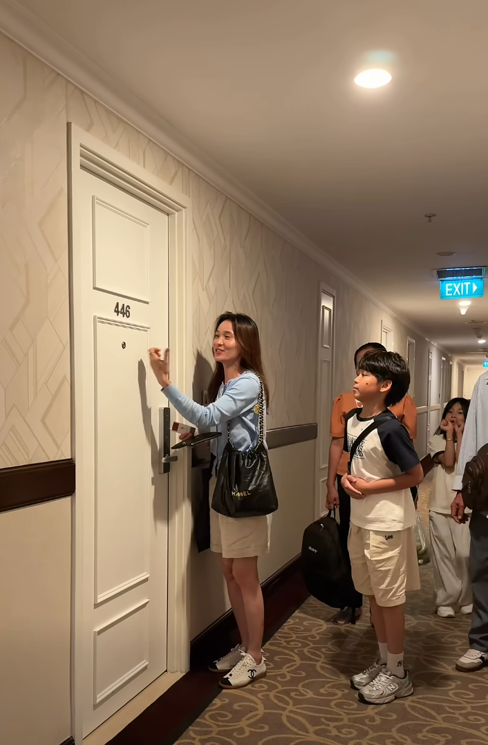 Hậu ly hôn chồng Hàn, mẹ đơn thân Việt "sống chill" cỡ này: Bay hạnh thương gia, đưa các con đi vi vu khắp nơi- Ảnh 7.