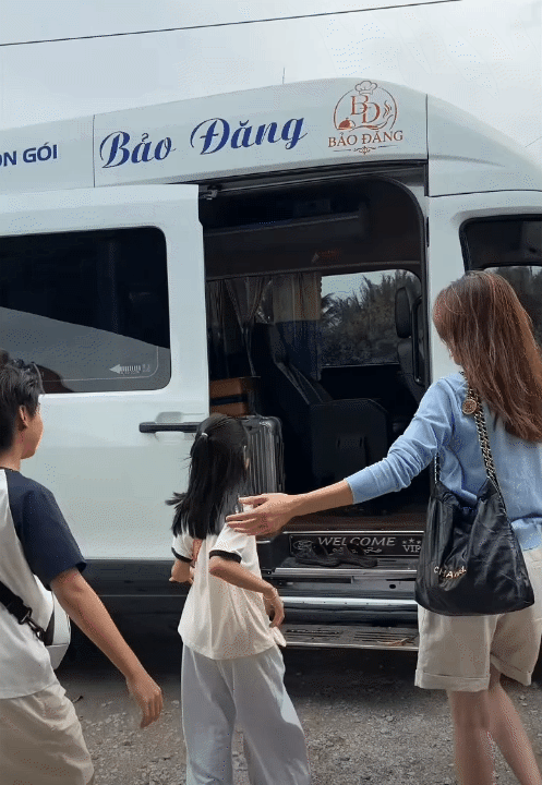 Hậu ly hôn chồng Hàn, mẹ đơn thân Việt "sống chill" cỡ này: Bay hạnh thương gia, đưa các con đi vi vu khắp nơi- Ảnh 6.