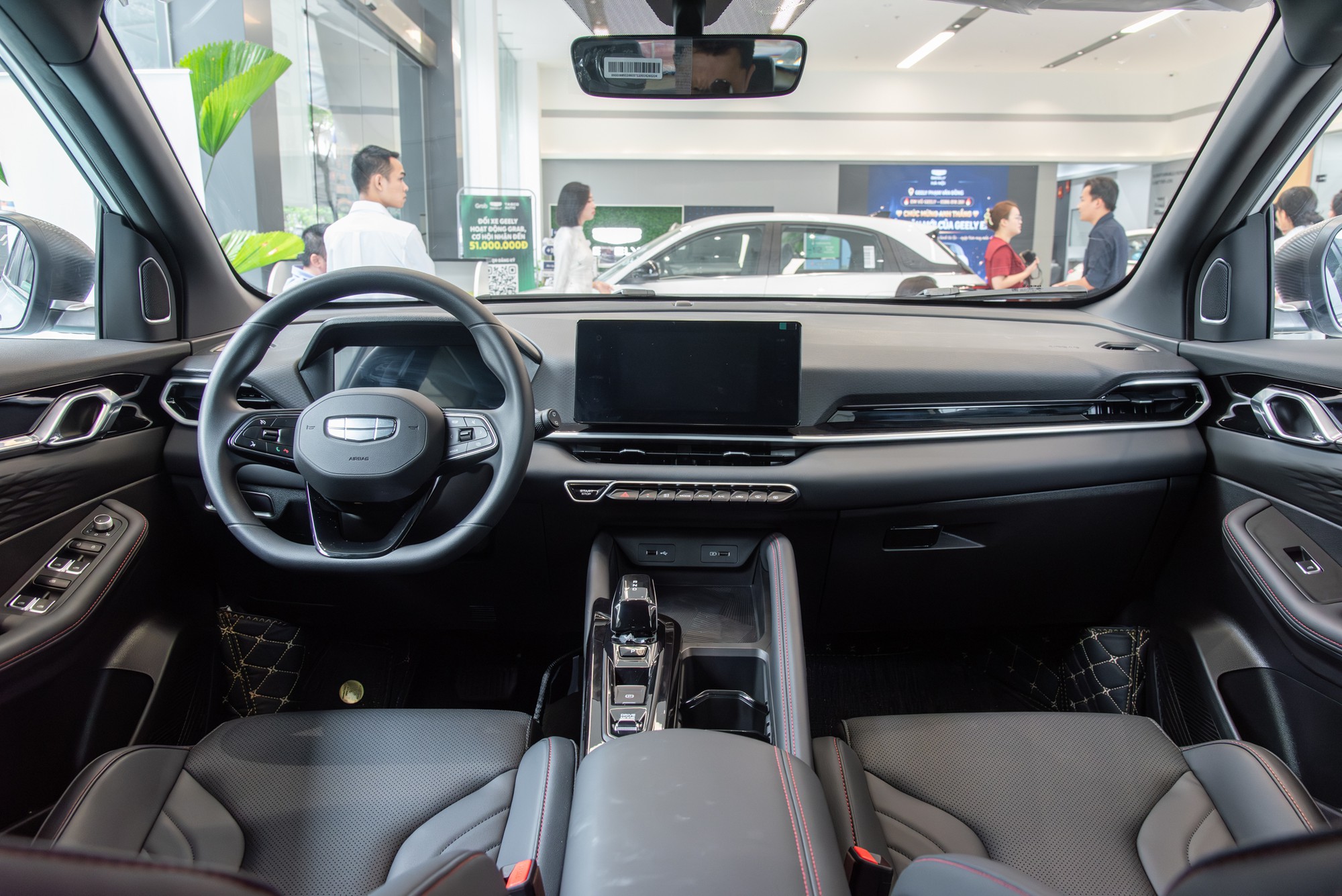 Cuộc đấu bản ‘base’: Jaecoo J5 hay Geely Coolray, công nghệ hay vận hành? - Ảnh 5.