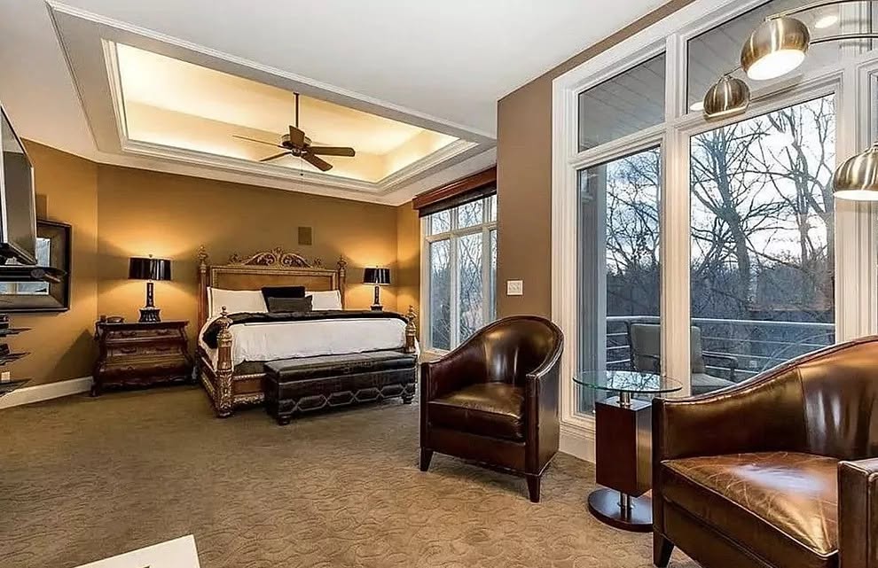 Căn biệt thự của Taylor Swift và Travis Kelce: Có cả rạp phim, hầm rượu, sân golf dưới lòng đất- Ảnh 6.
