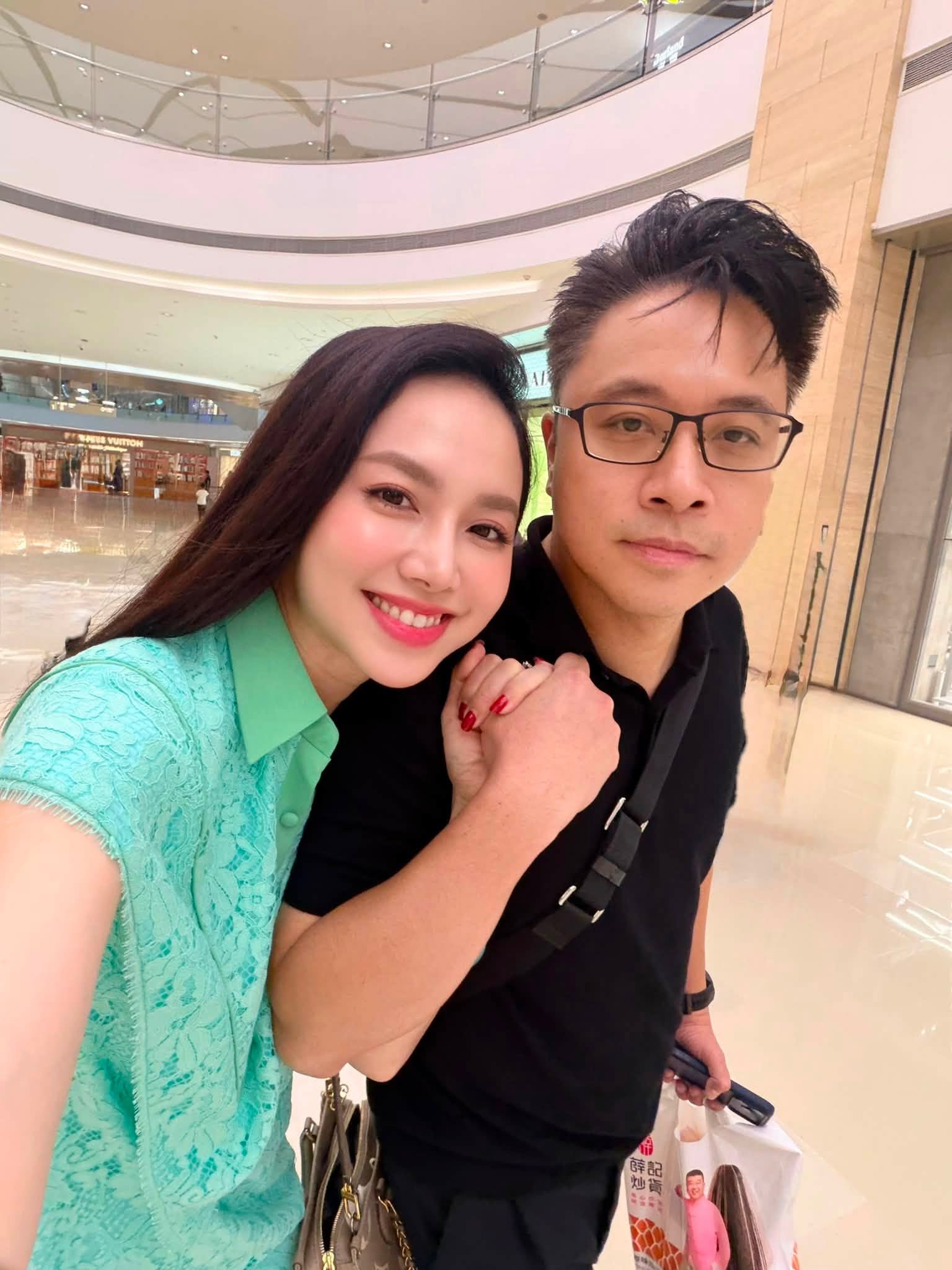Nữ nghệ sĩ Việt sang Mỹ thăm bố chồng, chia sẻ điều khiến cô cảm động- Ảnh 2.