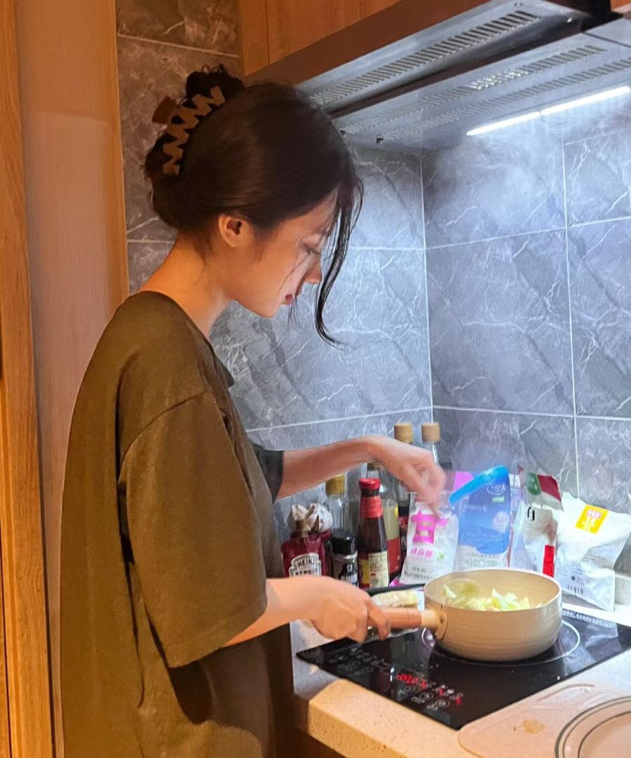 Thu nhập giảm một nửa, cặp vợ chồng ở thành phố lớn vẫn sống với 4,7 triệu/tháng: 9 cách giữ chi tiêu xuống mức thấp - Ảnh 2.