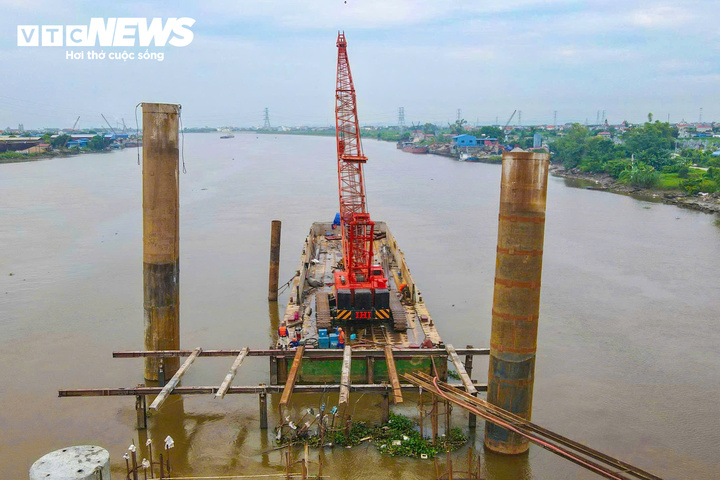 Diện mạo cây cầu vượt sông gần 600 tỷ đồng dần thành hình tại Ninh Bình- Ảnh 3.