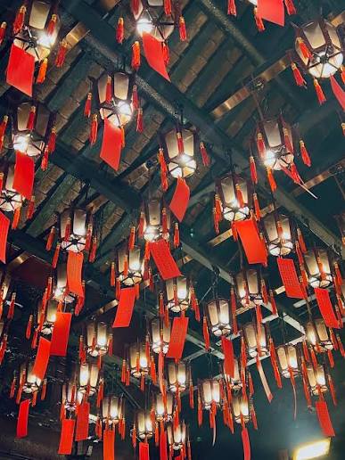 Ngôi miếu 180 tuổi ở Hong Kong (Trung Quốc) bỗng thành "sở lao động cõi trên": Khi tấm thẻ cầu việc giá 18 đô khó săn như mua vé concert- Ảnh 1.