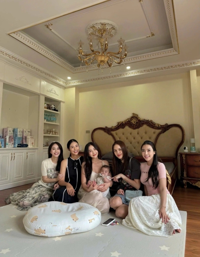 Cơ ngơi 4 tầng đẹp như lâu đài của MC Mai Ngọc- Ảnh 17.