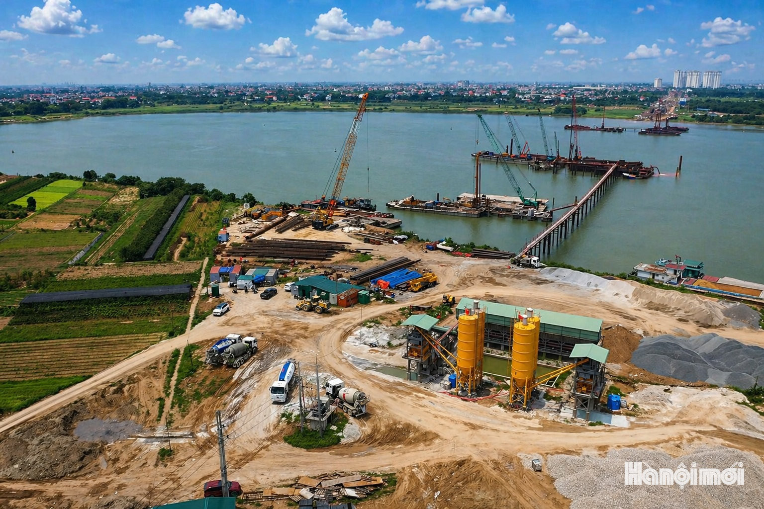 Cầu Ngọc Hồi tăng tốc, hướng tới hoàn thành trước APEC 2027- Ảnh 1.