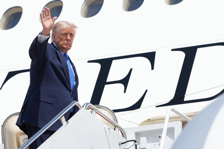 Ông Trump tuyên bố 'giáng đòn mạnh' vào Iran sau vụ tập kích căn cứ Mỹ- Ảnh 1.