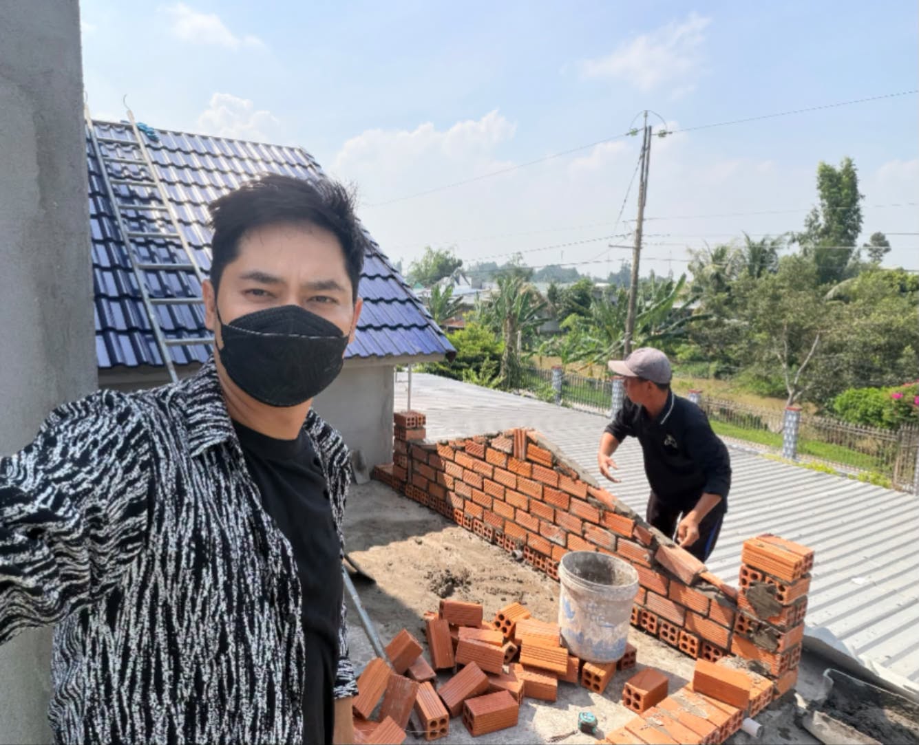 Nam diễn viên 41 tuổi xây căn nhà 300m2 ở quê báo hiếu ba mẹ- Ảnh 2.