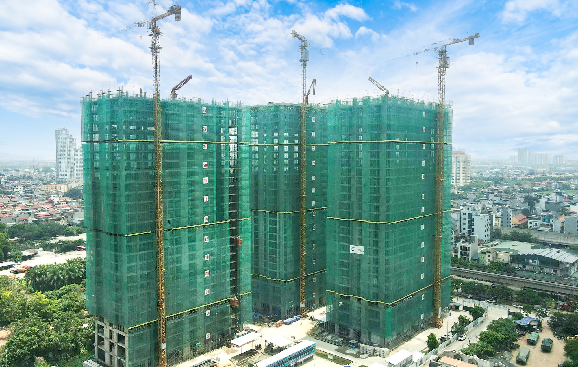 Jade Square cất nóc sau hơn 8 tháng thi công, dự kiến bàn giao từ quý III/2027 - Ảnh 1.