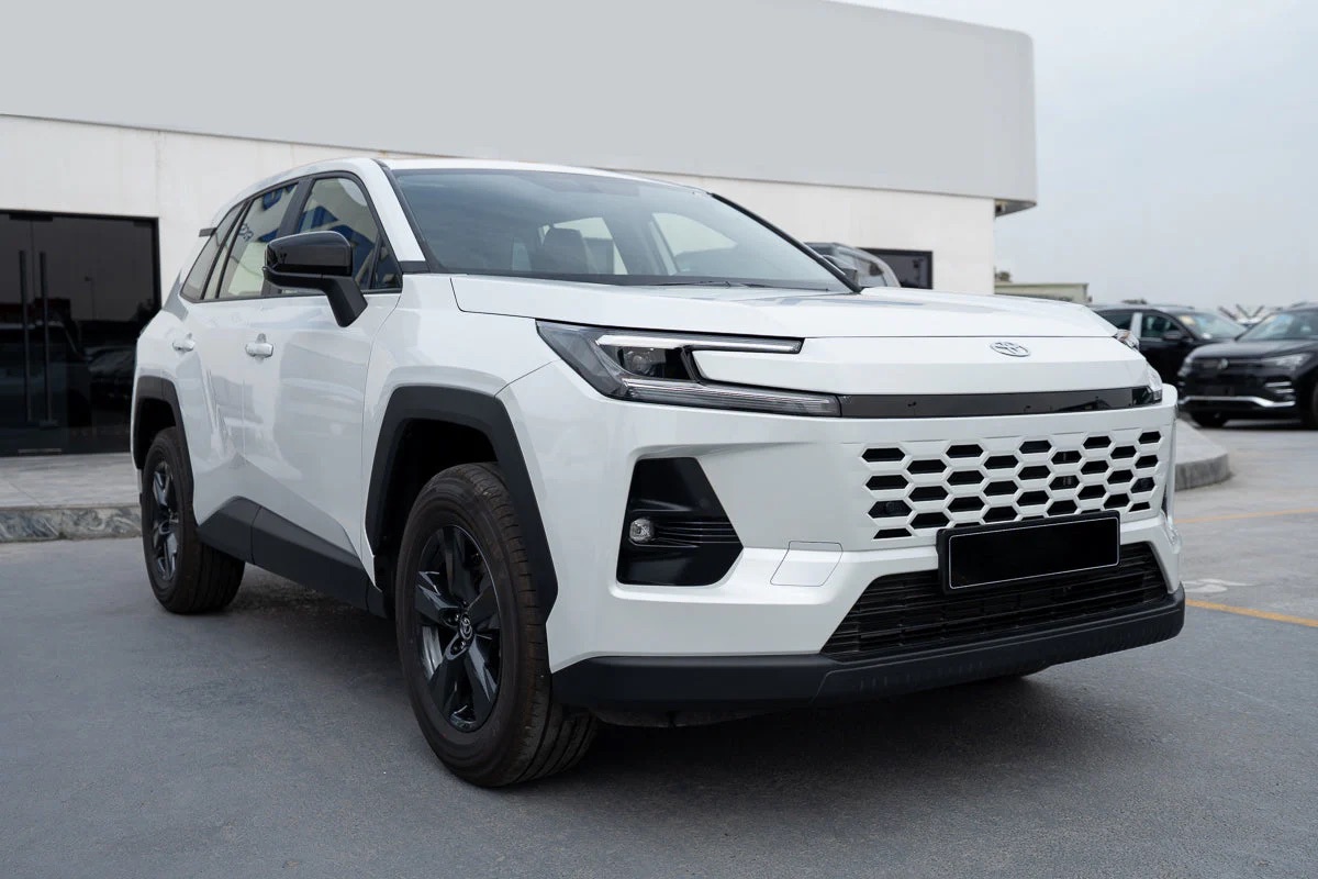 Toyota thừa nhận không cạnh tranh được xe Trung Quốc giá rẻ nên phải… tăng giá đắt hơn - Ảnh 1.