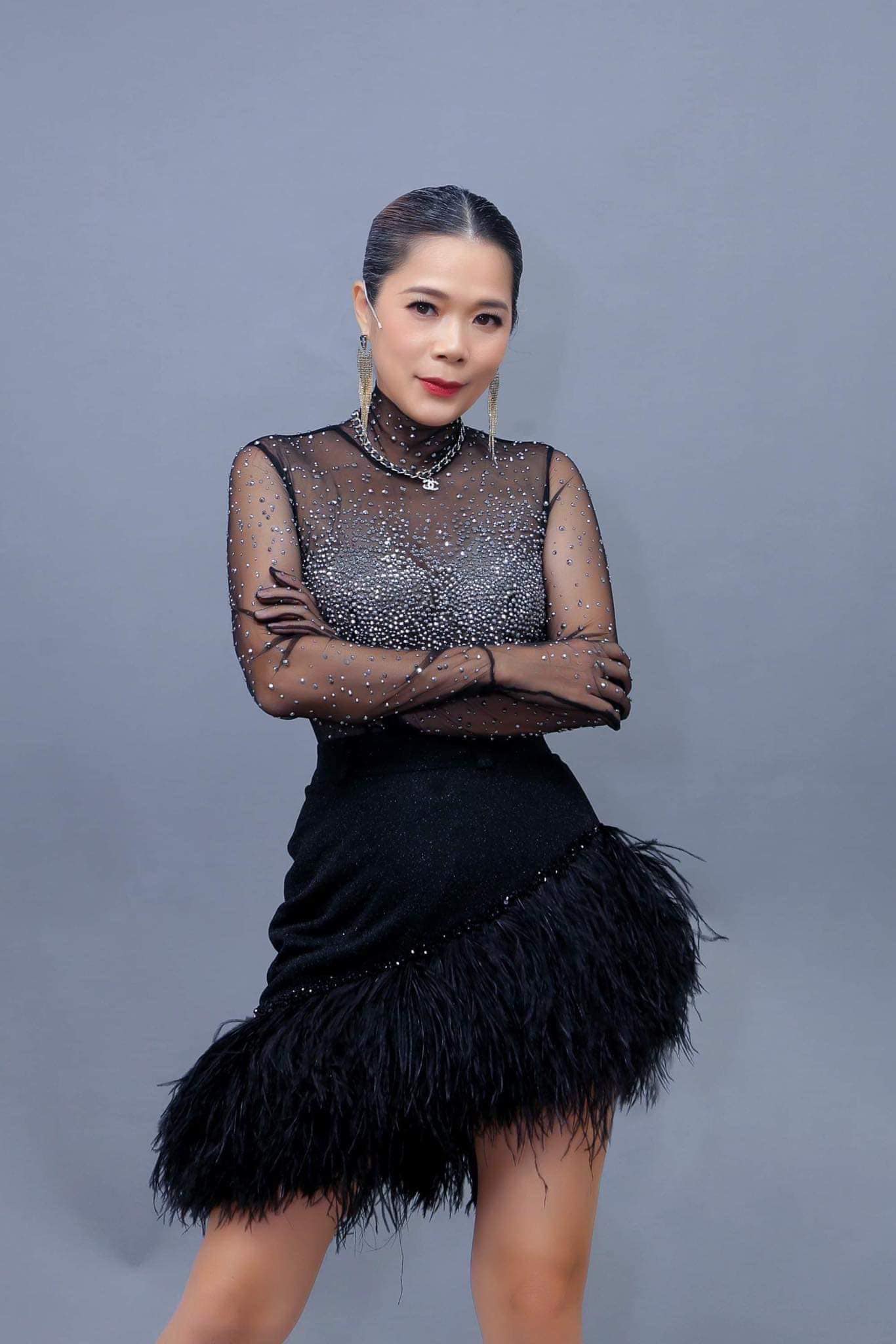 Việt Nam có phó chủ tịch tập đoàn nghỉ hát 10 năm, chán showbiz lui về sống an nhàn ở biệt thự nghìn mét vuông  - Ảnh 3.