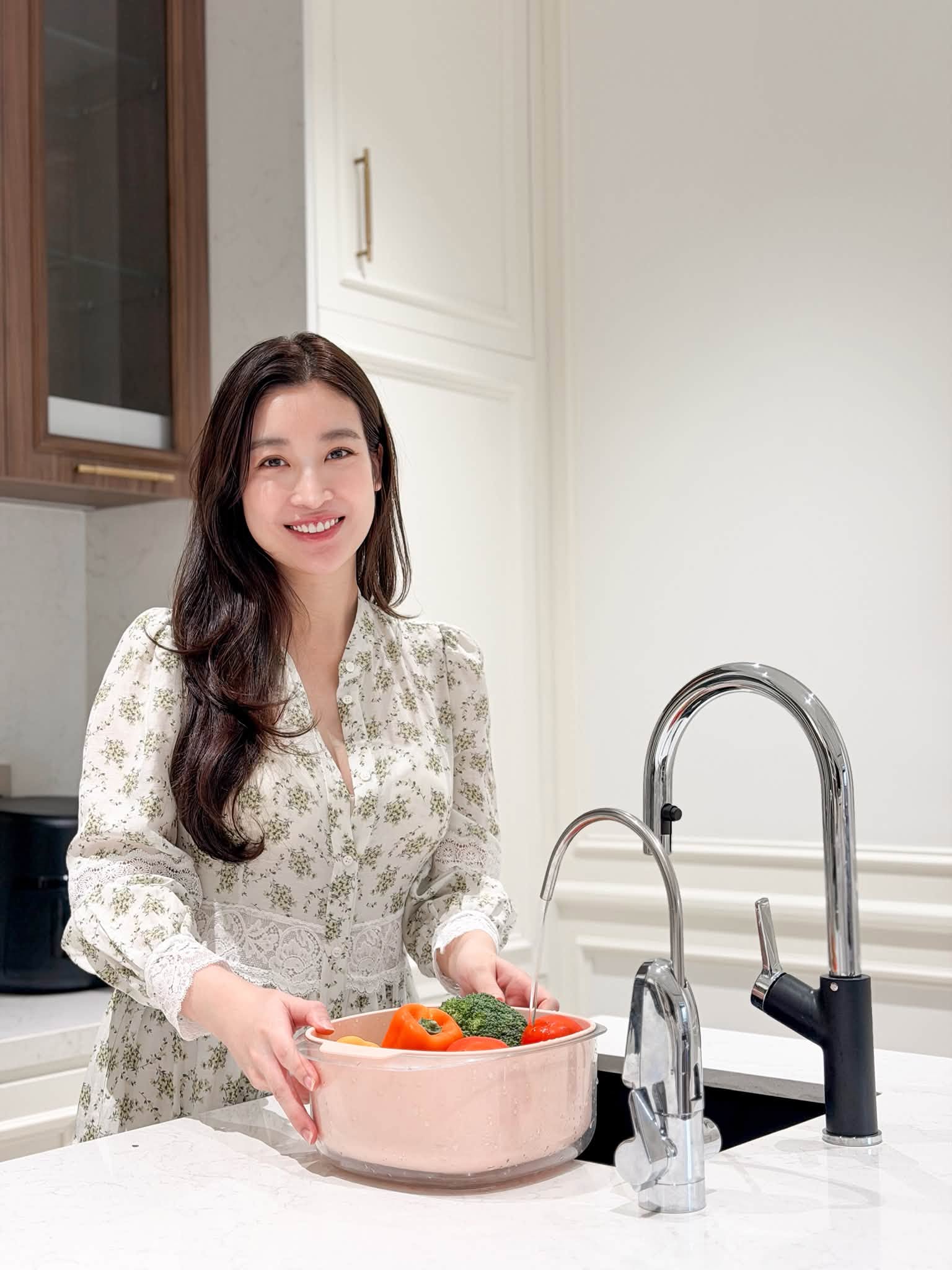 Hé lộ không gian sống bên trong căn nhà mới của vợ chồng Hoa hậu Đỗ Mỹ Linh - Ảnh 4.