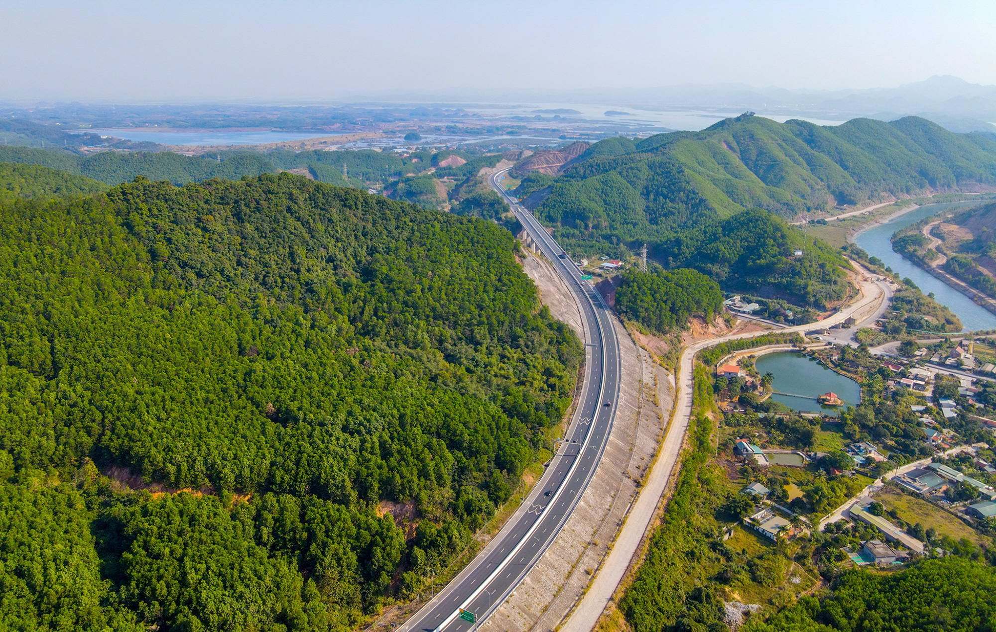 Từ 20km/năm đến “đại công trường” nghìn km: Cuộc đổi ngôi của nhà thầu nội và cú tăng tốc đầu tư công  - Ảnh 9.