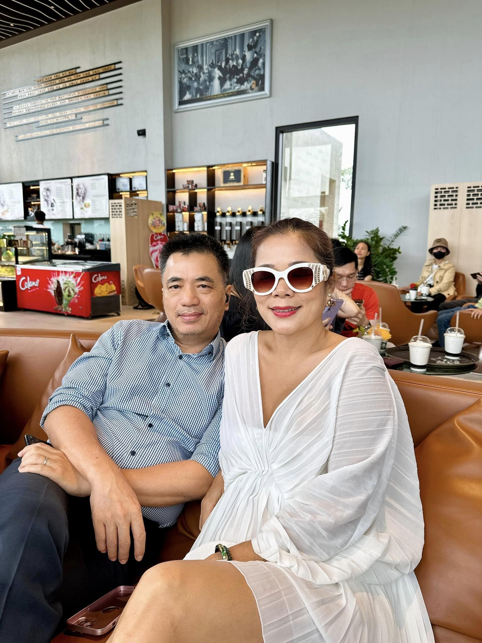 Việt Nam có phó chủ tịch tập đoàn nghỉ hát 10 năm, chán showbiz lui về sống an nhàn ở biệt thự nghìn mét vuông  - Ảnh 4.