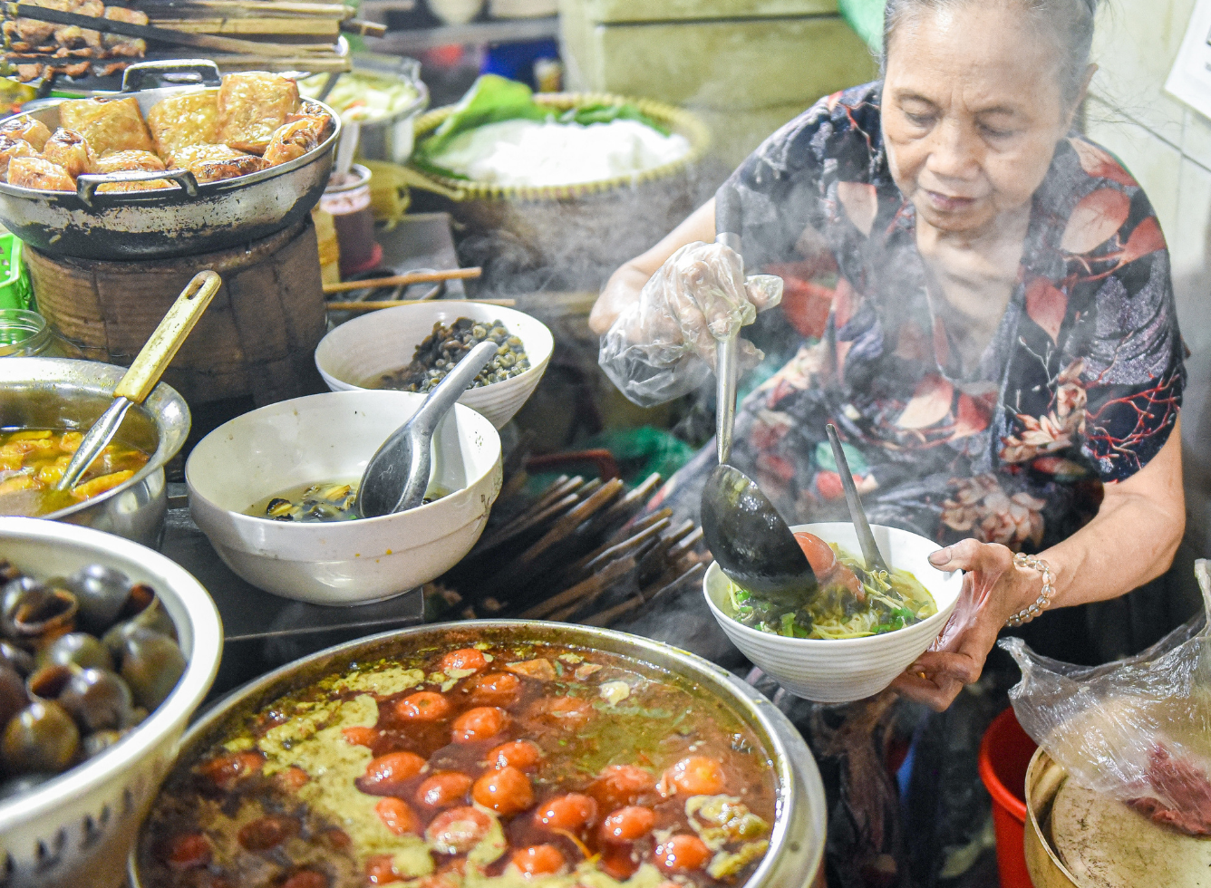 Một thành phố Việt Nam vượt Bangkok, bất ngờ lọt top 7 thế giới về ẩm thực đường phố - Ảnh 3.