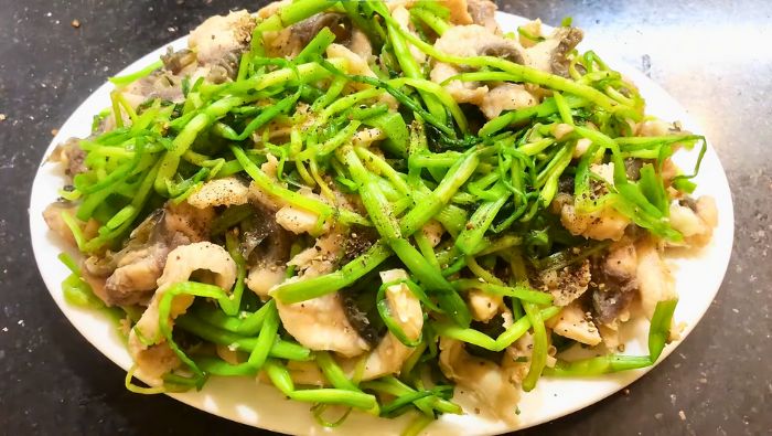 3 loại rau lá xanh "quét sạch" táo bón, vừa mát ruột vừa tốt cho tiêu hóa, mùa hè chợ Việt nào cũng có - Ảnh 2.