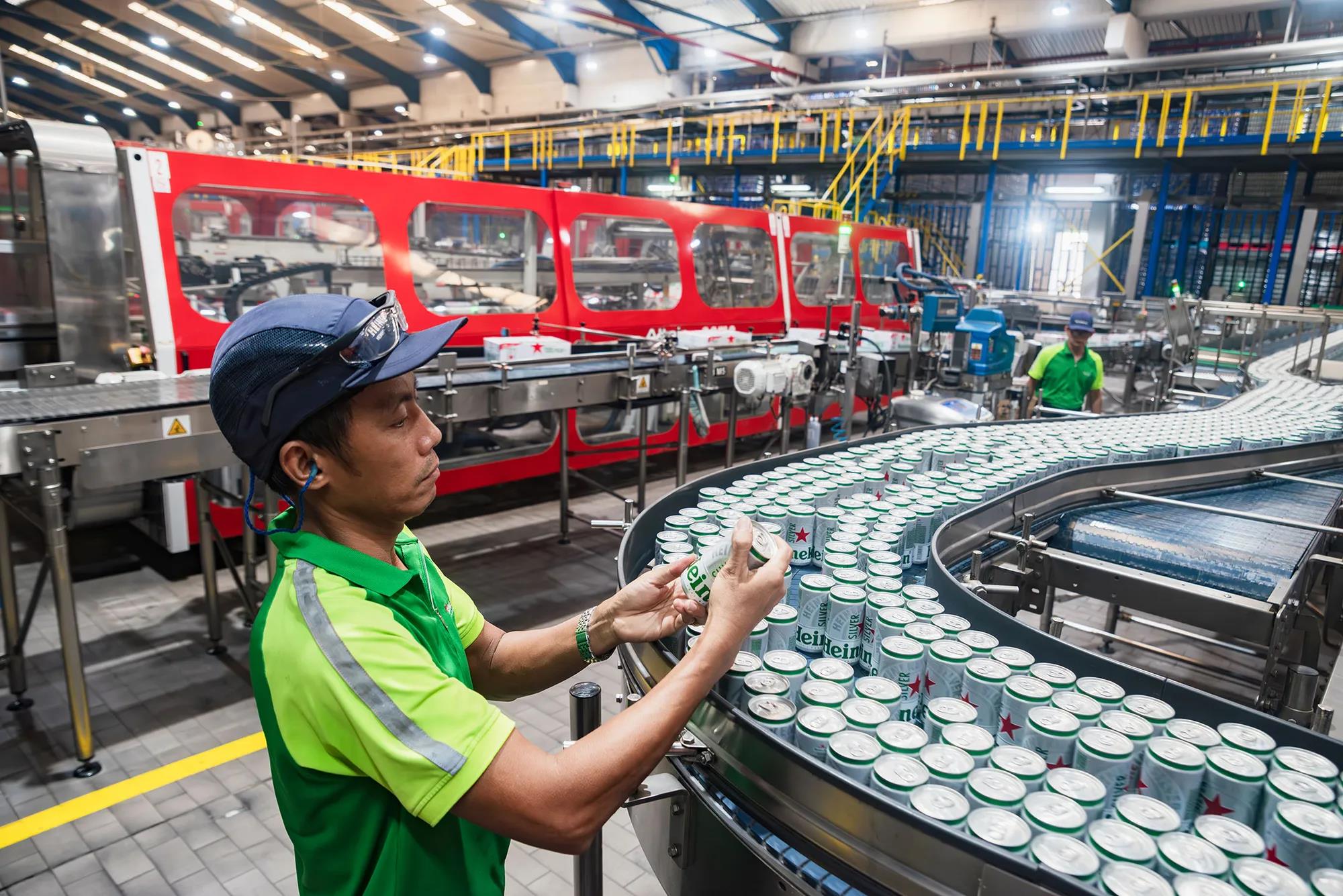 Báo chí quốc tế gọi HEINEKEN Việt Nam là hiện tượng tăng trưởng bứt phá trong ngành - Ảnh 1.