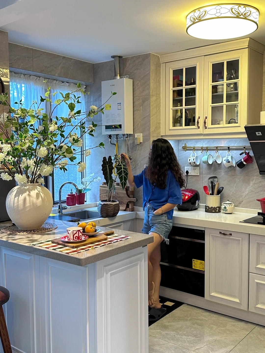Chi hơn 1 tỷ decor bếp: Hội 30s muốn “sống” trong bếp chứ không chỉ “nấu ăn” - Ảnh 1.