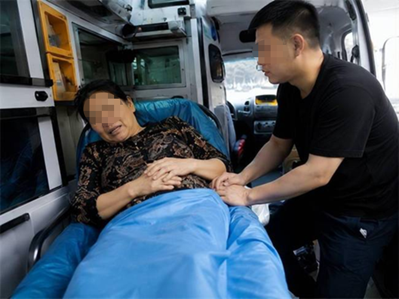 Người phụ nữ 54 tuổi qua đời vì ung thư tuyến tụy dù chưa bao giờ ăn quá nhiều, nguyên nhân từ 4 việc nhiều người làm mỗi tối - Ảnh 1.