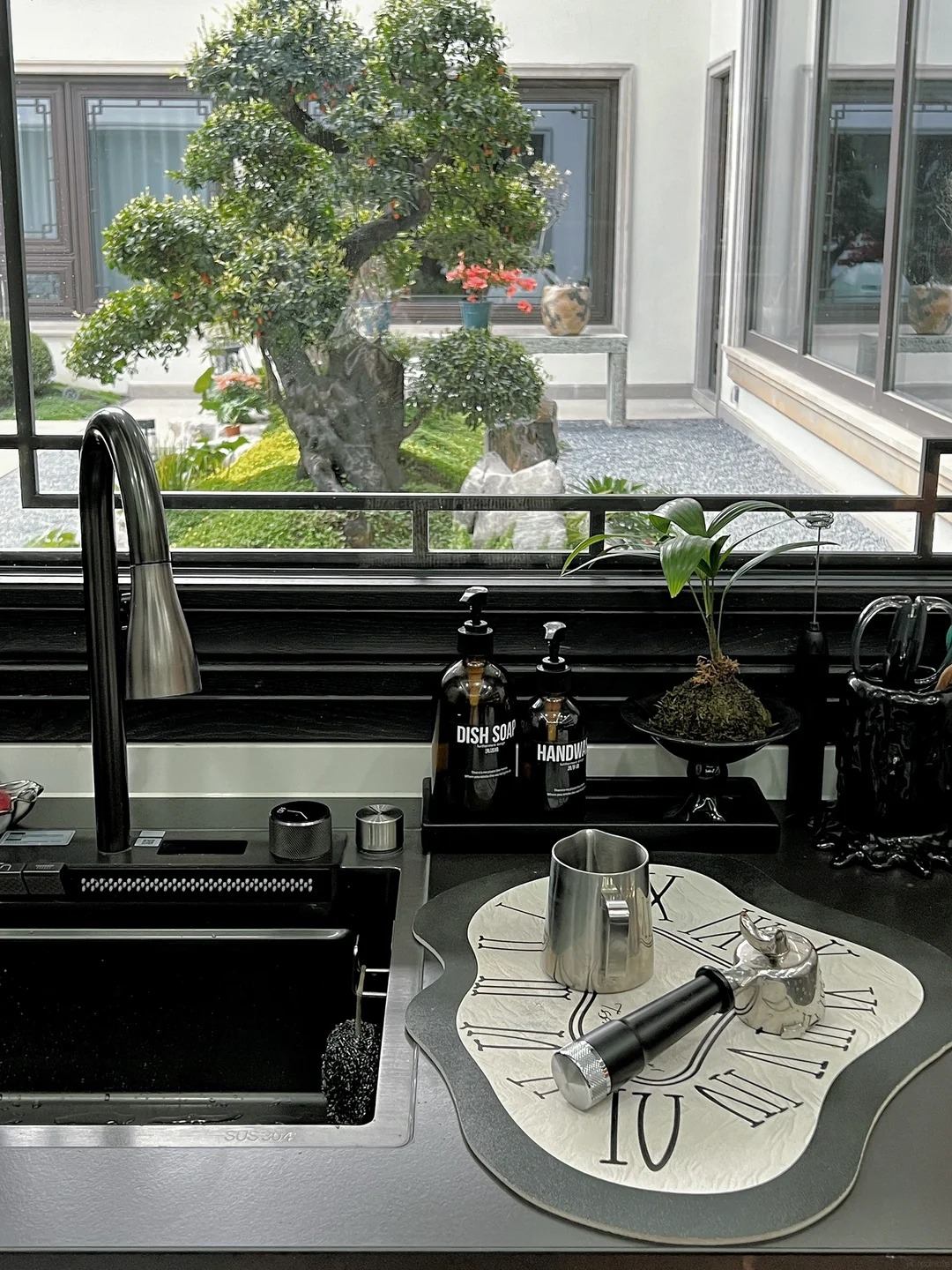 Chi hơn 1 tỷ decor bếp: Hội 30s muốn “sống” trong bếp chứ không chỉ “nấu ăn” - Ảnh 7.