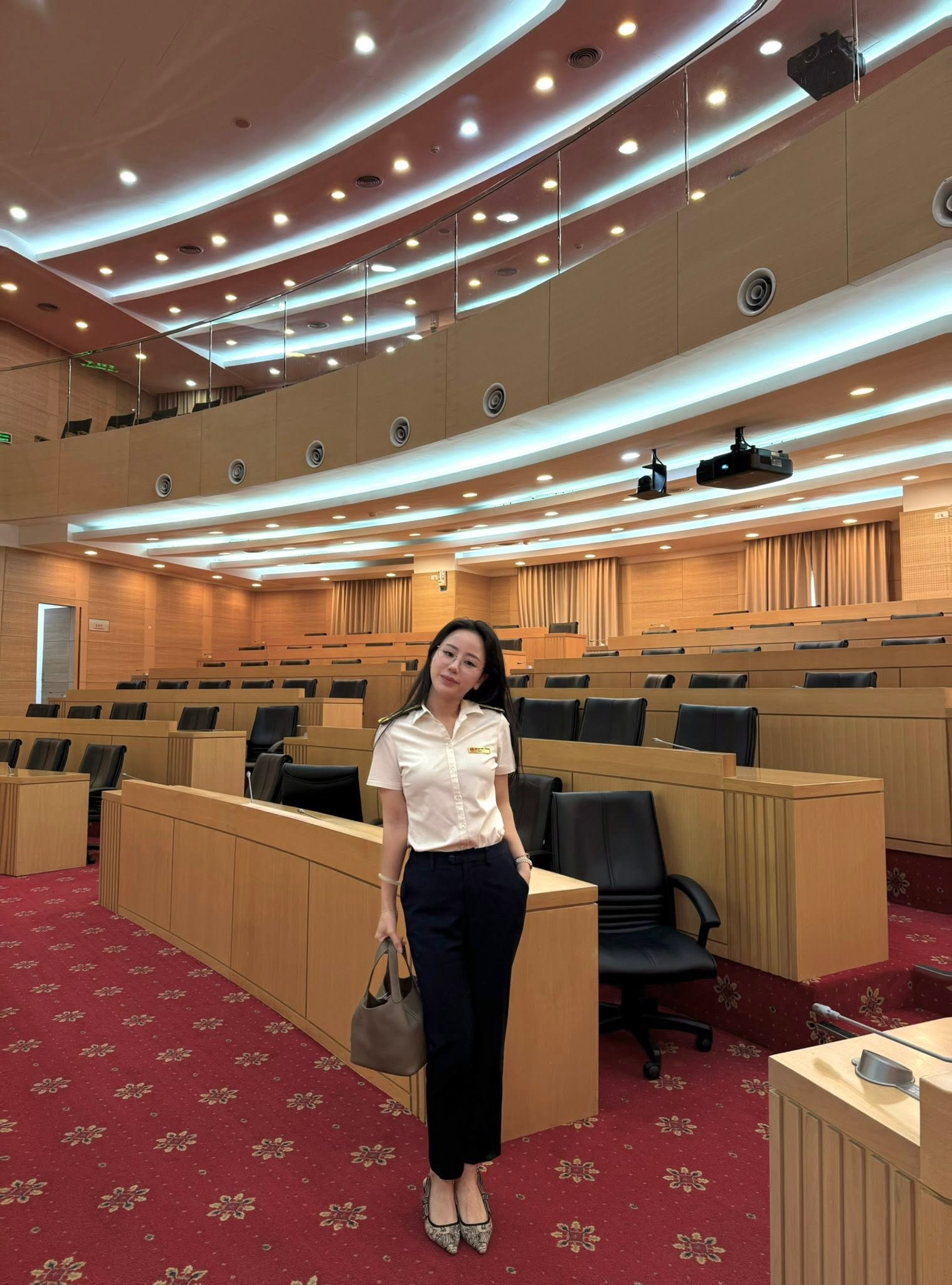 Nữ cán bộ thuế là tiểu thư RMIT từng quản lý khách sạn gia đình từ thời sinh viên, khí chất gây chú ý trên sân golf- Ảnh 4.