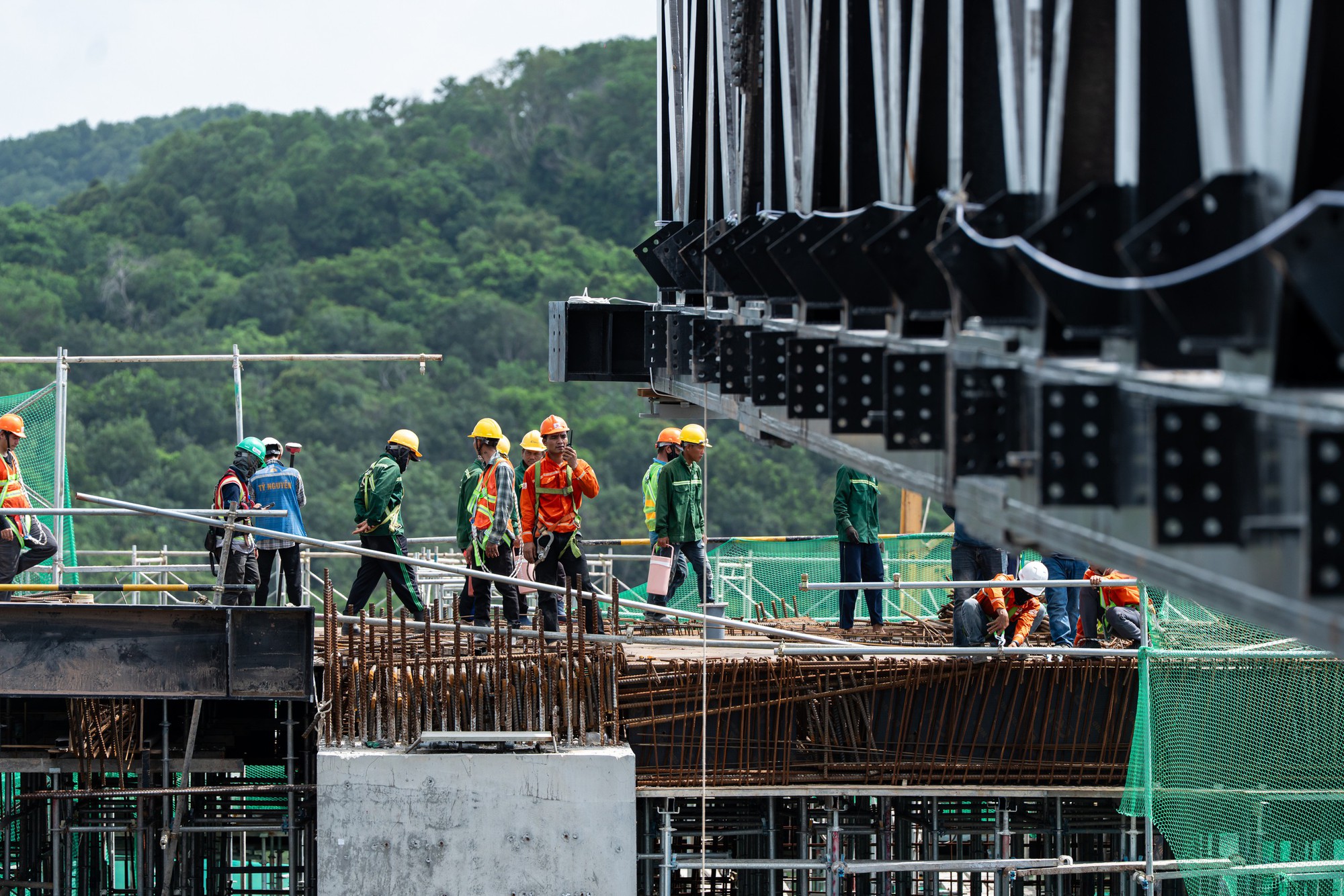 Trung tâm Hội nghị lớn top đầu thế giới ở Việt Nam đang thành hình “thần tốc” chưa từng có bên bờ biển - Ảnh 12.