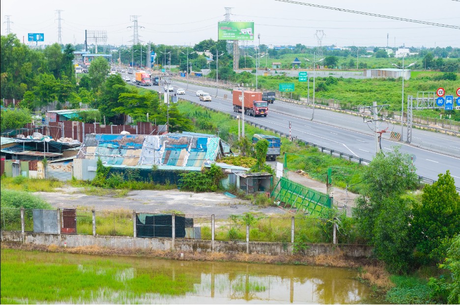 Mở rộng cao tốc TP.HCM - Trung Lương - Mỹ Thuận: Sau 8 tháng khởi công, nhà thầu vẫn chờ mặt bằng ở khu vực TP. Hồ Chí Minh để thi công - Ảnh 1.