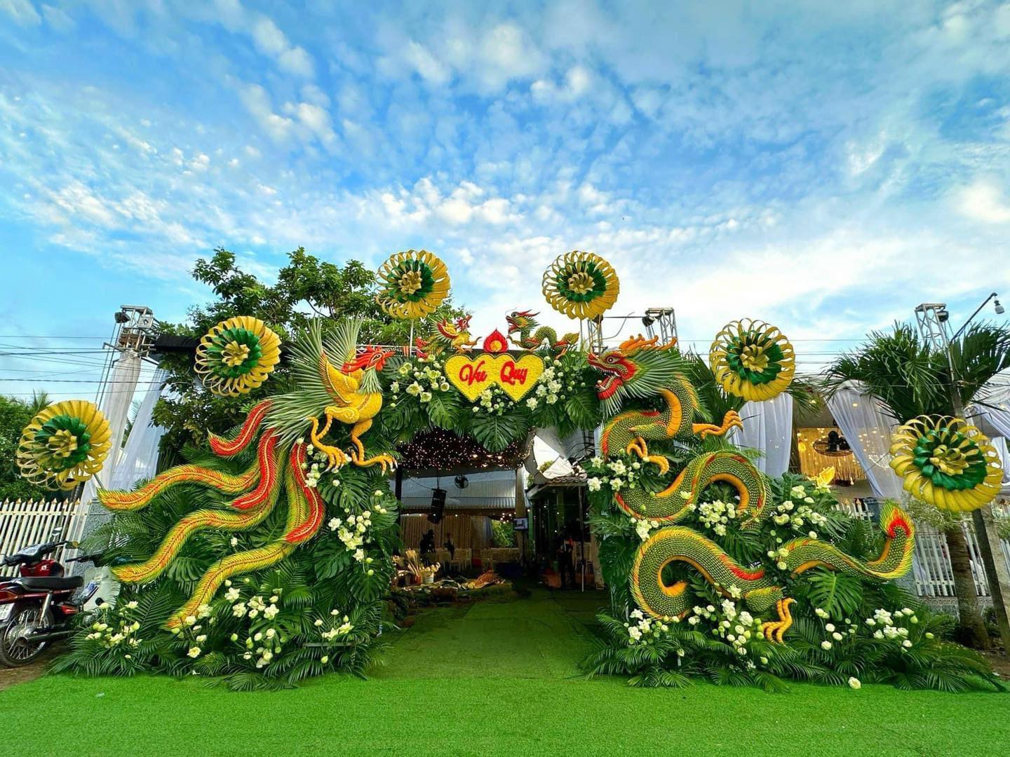Mỹ nhân người miền Tây là tiểu thư nhưng gia đình phá sản, được chàng trai kém 4 tuổi mang 20 cây vàng hỏi cưới- Ảnh 4.