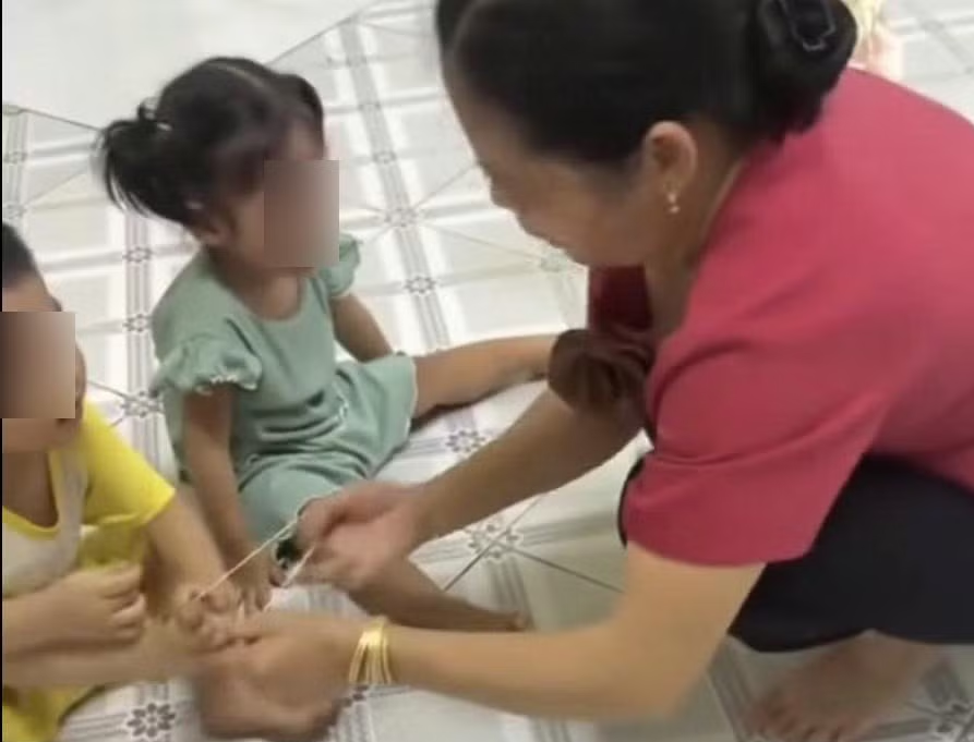 BẮT KHẨN CẤP giáo viên BẠO HÀNH TRẺ EM; cơ quan Công an khuyến cáo người dân, giáo viên, báo mẫu, cơ sở trông giữ trẻ- Ảnh 3.