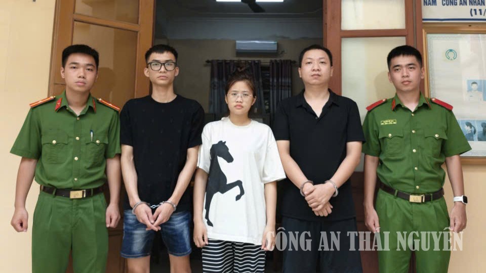 Công an kiểm tra lúc 23 giờ 55 phút, bắt Nguyễn Tiến Hiếu SN 1995 - Ảnh 1.