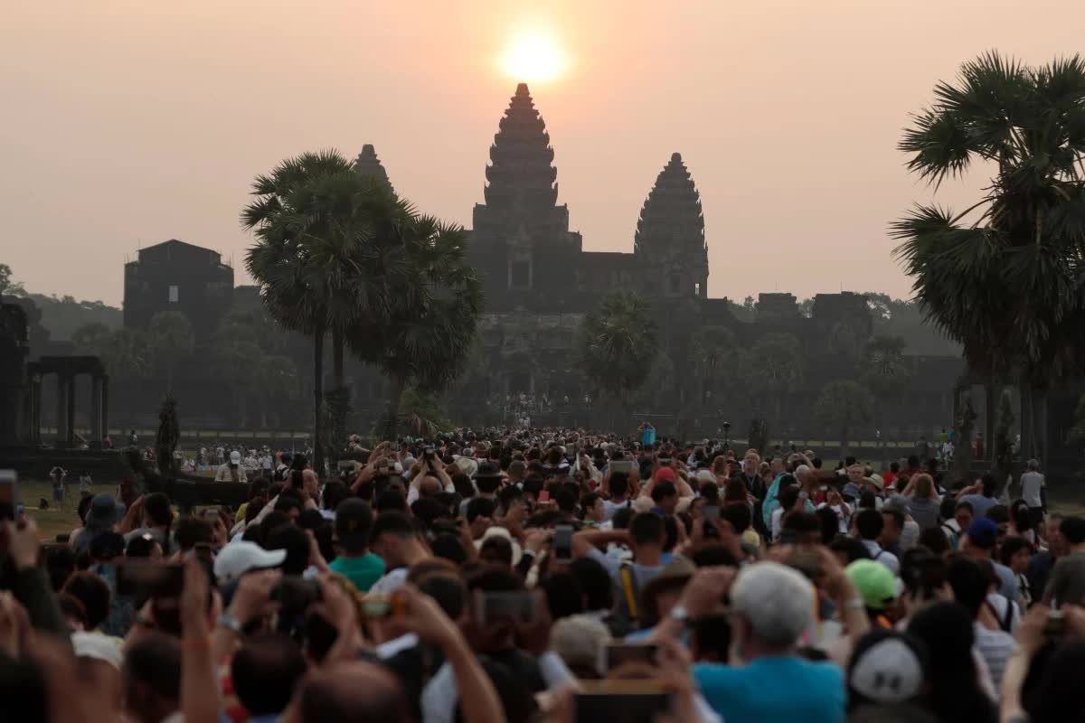 Từng có cả 'biển người' chen chúc, ‘thánh địa du lịch’ Campuchia bỗng đìu hiu: Chuyện gì đang xảy ra?- Ảnh 1.