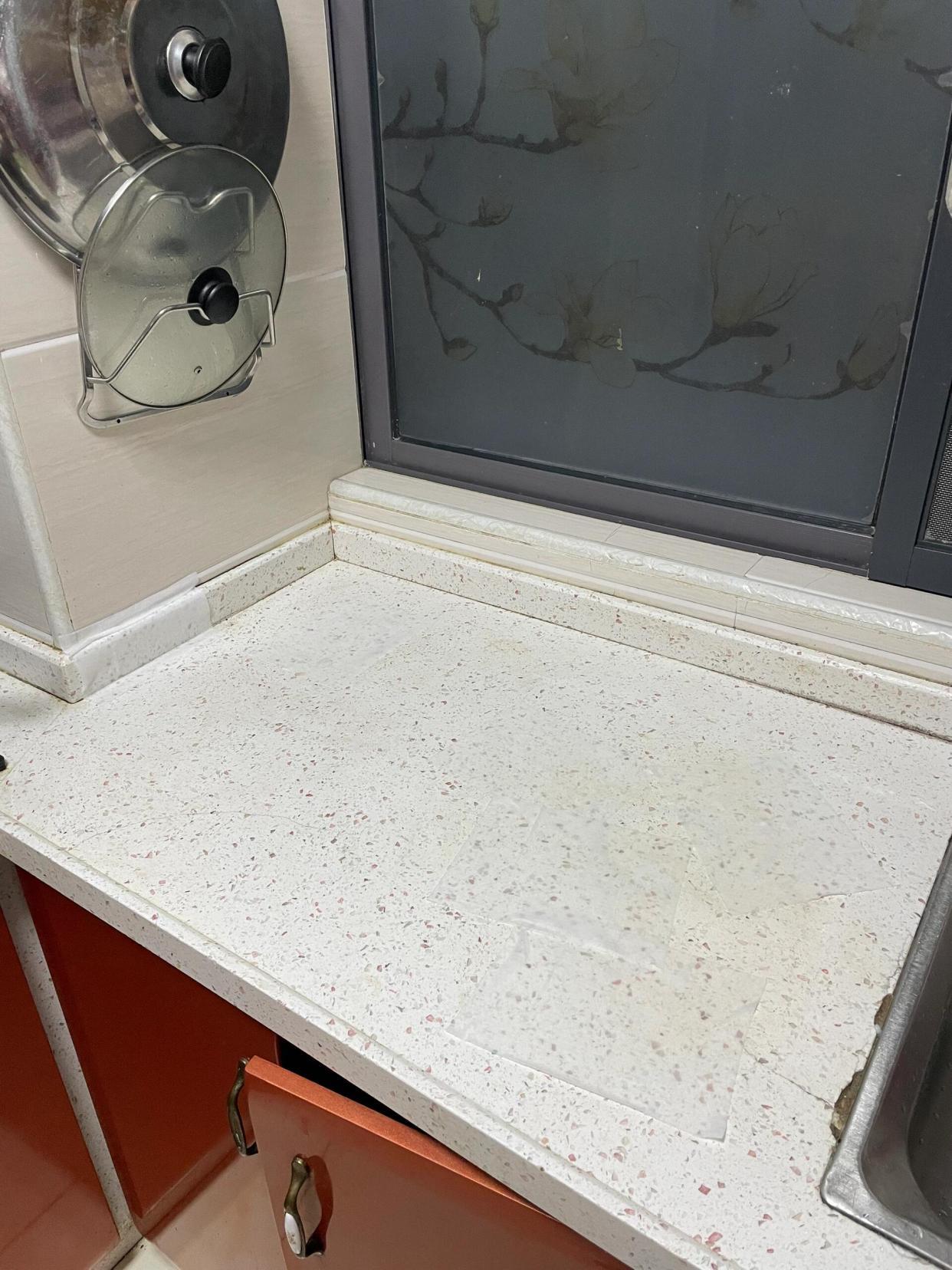 12 mẹo dọn nhà từ cư dân mạng khiến nhiều người bất ngờ: Toàn cách đơn giản nhưng xử lý đúng những chỗ khó làm sạch nhất - Ảnh 9.