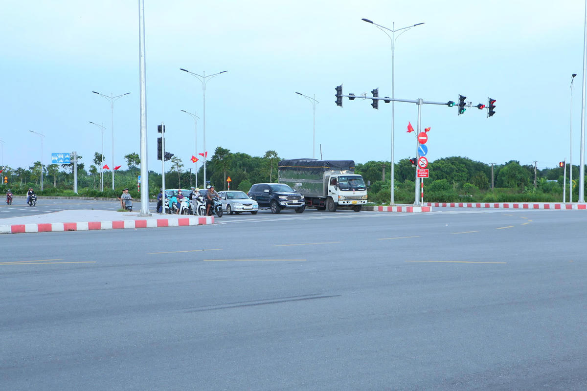 Liên hoàn dự án cầu đường gần 10.000 tỷ đồng ở Ninh Bình- Ảnh 15.