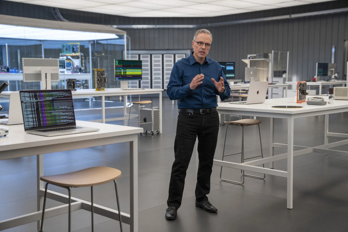 Apple chính thức có CEO mới từ hôm nay, khép lại 15 năm của Tim Cook- Ảnh 3.