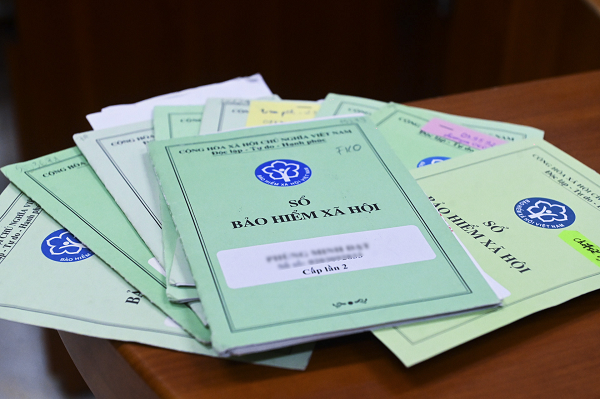 Bảo hiểm xã hội Việt Nam giải đáp thông tin quan trọng về BHXH bắt buộc và tự nguyện- Ảnh 1.