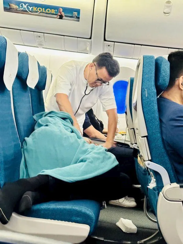 2 ngày trước - 31/8, một chuyến bay của Sun PhuQuoc Airways gặp tình huống khẩn cấp khi ở độ cao 10.000m- Ảnh 3.