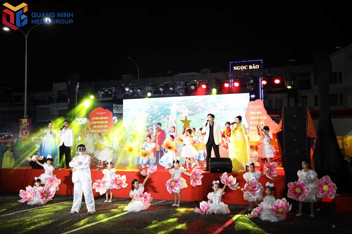 Hai ngày, 255.000 người "đổ bộ" tới địa điểm một gần Hà Nội: Có gì mà hấp dẫn đến vậy?- Ảnh 2.