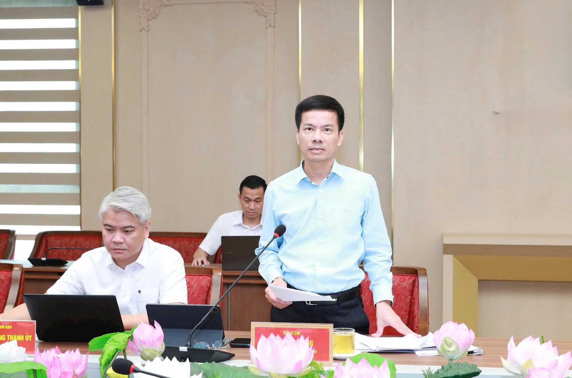 Phó Bí thư Thường trực Thành ủy Nguyễn Trọng Đông: Không để chậm tiến độ thi công sau khi đã bàn giao mặt bằng- Ảnh 3.