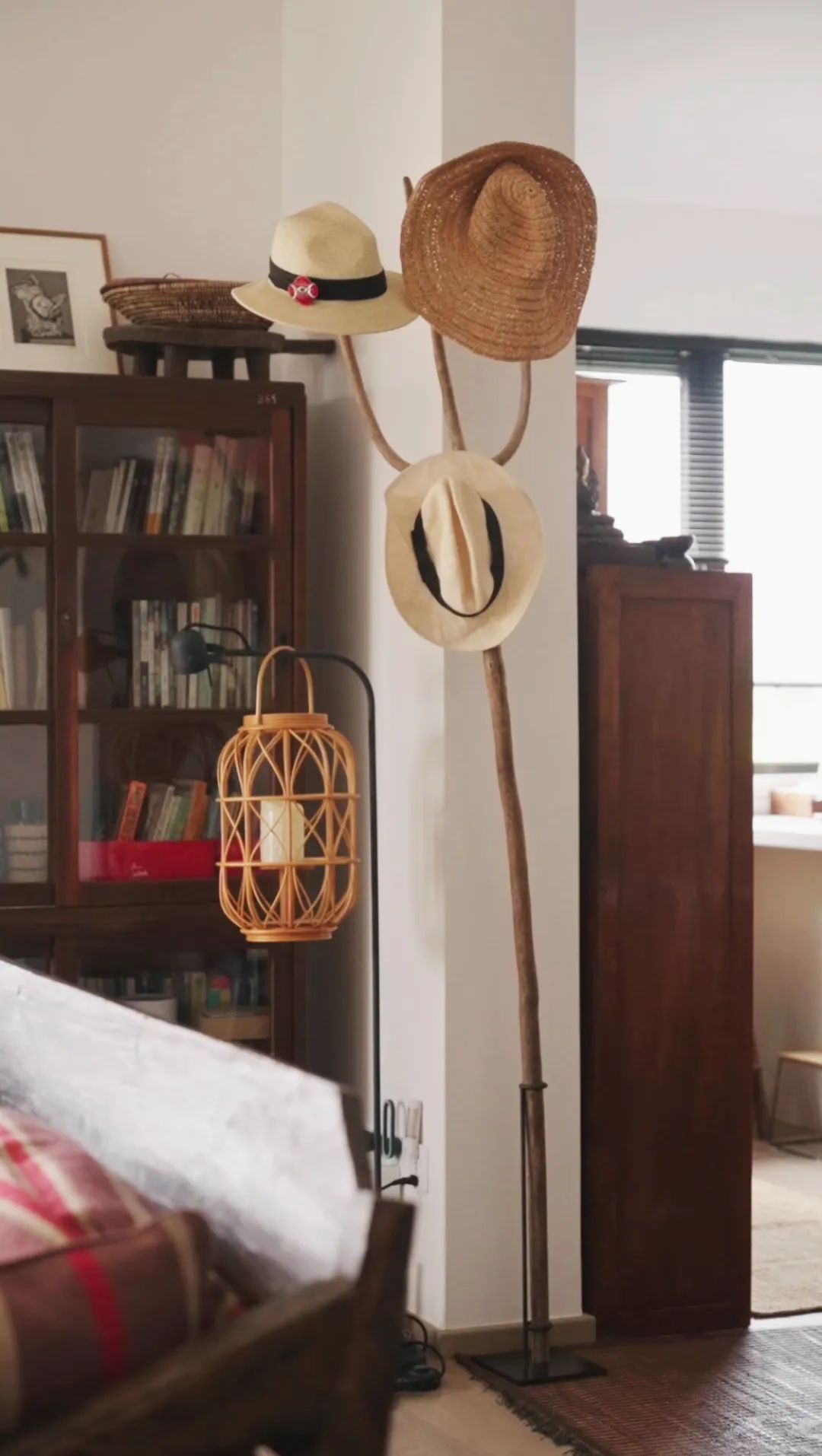 61 tuổi vẫn làm việc, thuê căn hộ 236m² và không còn mê đồ hiệu: Cách tiêu tiền của cựu siêu mẫu khiến nhiều người trung niên phải nghĩ lại- Ảnh 2.